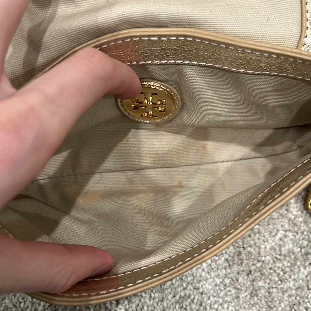 Tory Burch Metallic Crossbody bag with chain. - Picture 4 of 10